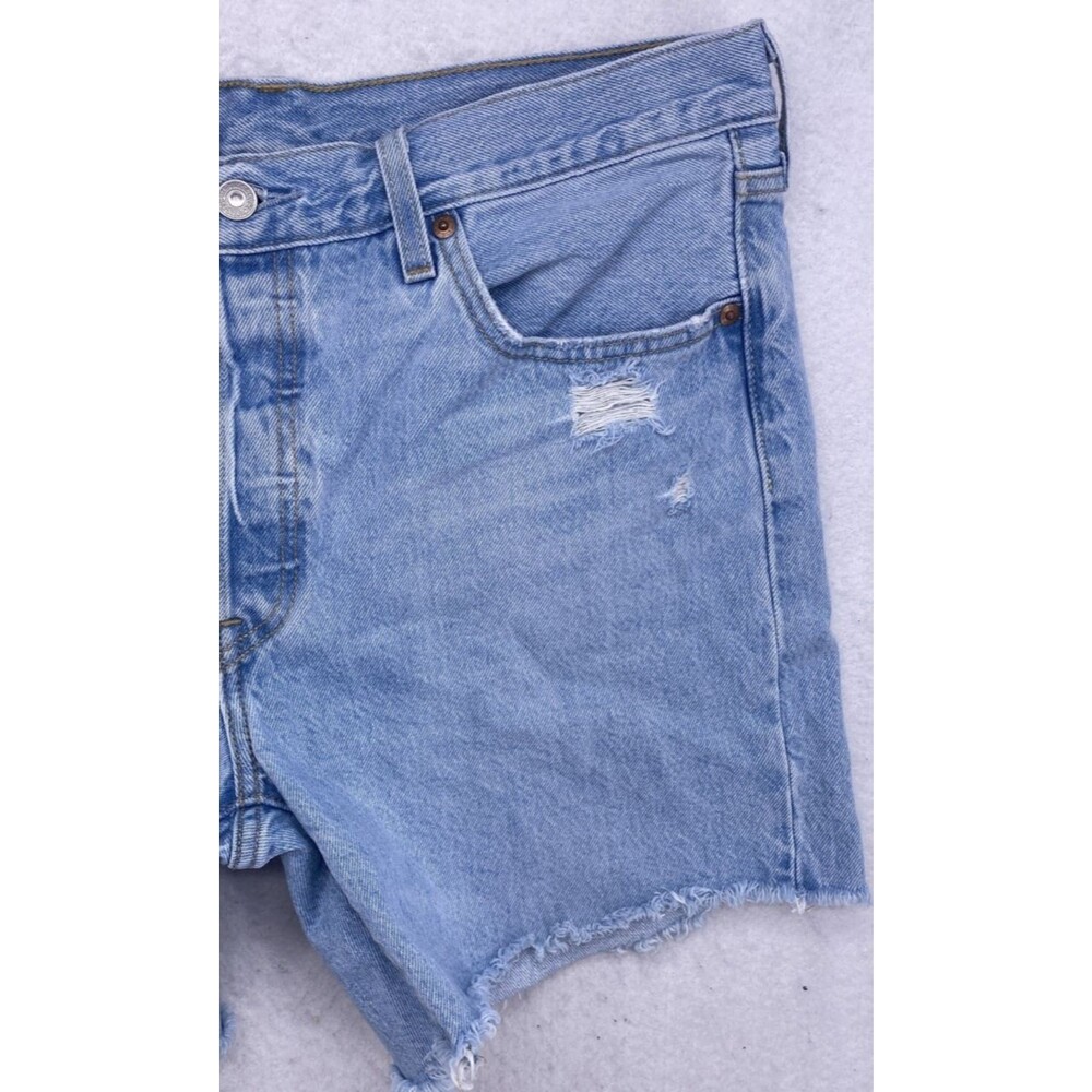 Levi's 501 Women Distressed Cutoff Shorts Light Wash Denim Jeans Button Fly W32 - Picture 9 of 12